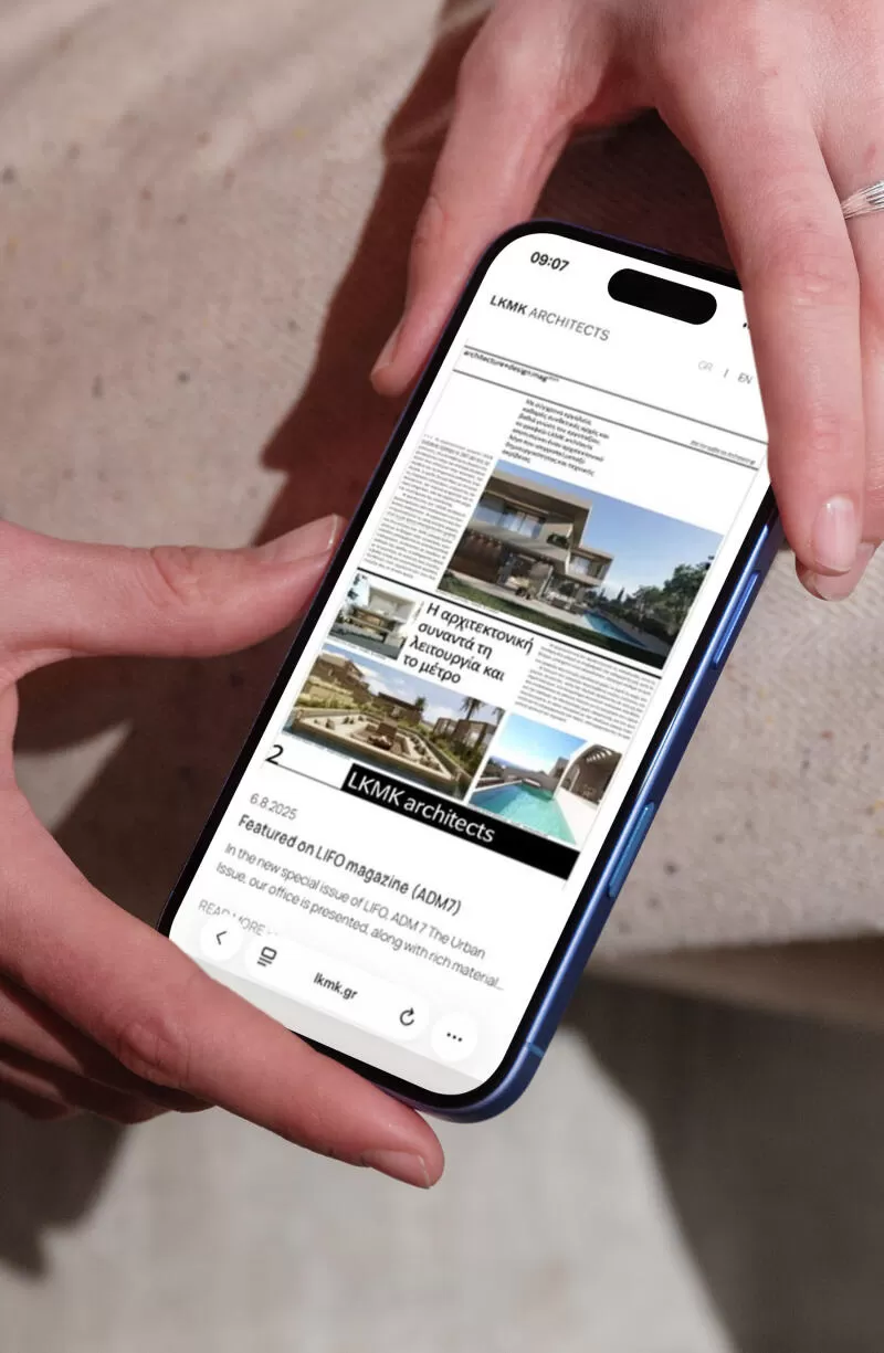 mockuuups woman holding iphone 16